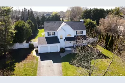 21 Tollgate Drive, East Northport, NY 11731 - Photo 8