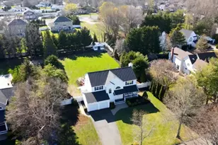 21 Tollgate Dr, East Northport, NY 11731 - Photo 2