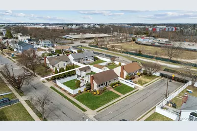 261 N 6th Street, Bethpage, NY 11714 - Photo 36