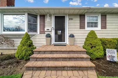 261 N 6th Street, Bethpage, NY 11714 - Photo 2