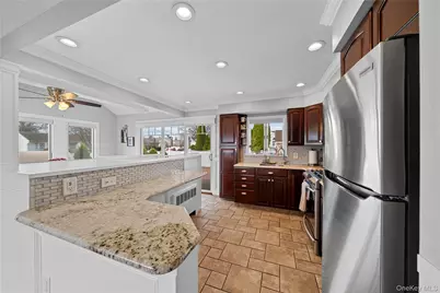 261 N 6th Street, Bethpage, NY 11714 - Photo 8