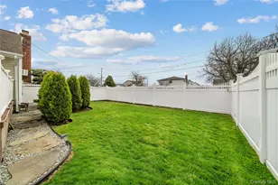 261 N 6th St, Bethpage, NY 11714 - Photo 26