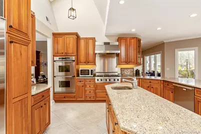 41 Landing Meadow Road, Smithtown, NY 11787 - Photo 16