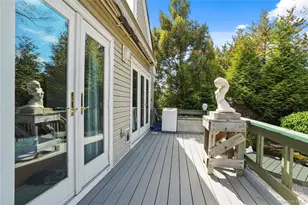 117 West Ave, Hicksville, NY 11801 - Photo 30