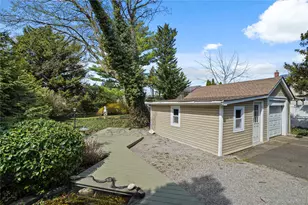 117 West Ave, Hicksville, NY 11801 - Photo 32