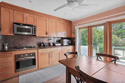 117 West Avenue, Hicksville, NY 11801 - Photo 20