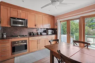 117 West Ave, Hicksville, NY 11801 - Photo 20