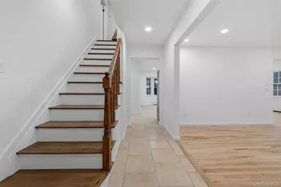 19 Sherwood Court, Ronkonkoma, NY 11779 - Photo 6