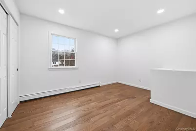 19 Sherwood Court, Ronkonkoma, NY 11779 - Photo 18