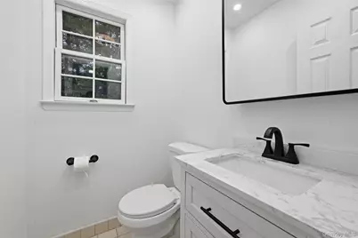 19 Sherwood Court, Ronkonkoma, NY 11779 - Photo 14