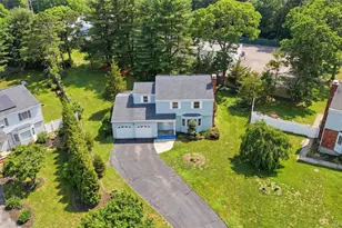 19 Sherwood Ct, Ronkonkoma, NY 11779 - Photo 4