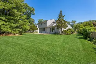 19 Sherwood Ct, Ronkonkoma, NY 11779 - Photo 2