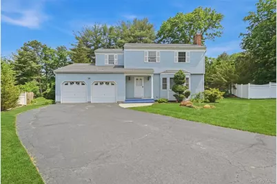 19 Sherwood Court, Ronkonkoma, NY 11779 - Photo 1