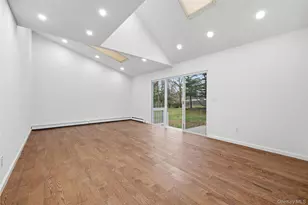 19 Sherwood Ct, Ronkonkoma, NY 11779 - Photo 12