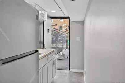 216-07 115th Terrace, Cambria Heights, NY 11411 - Photo 18