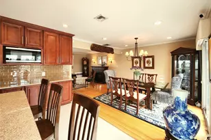 7 Market Dr, Syosset, NY 11791 - Photo 12