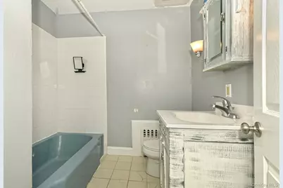 86 Horton Place, Syosset, NY 11791 - Photo 10