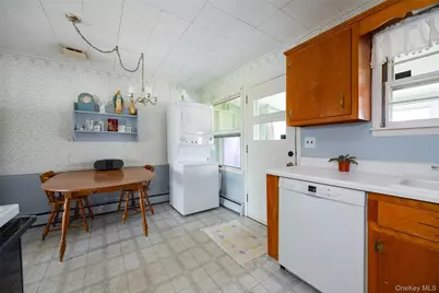 140 Cherrywood Drive, Fishkill, NY 12524 - Photo 8