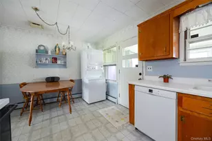 140 Cherrywood Dr, Fishkill, NY 12524 - Photo 8