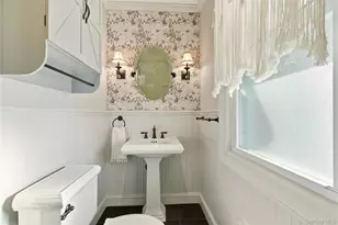11 Oakland St, Huntington, NY 11743 - Photo 10