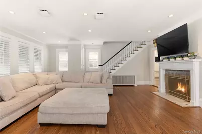11 Oakland Street, Huntington, NY 11743 - Photo 4