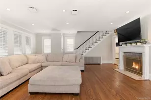 11 Oakland St, Huntington, NY 11743 - Photo 4