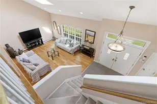 12 Pond Dr, Syosset, NY 11791 - Photo 10