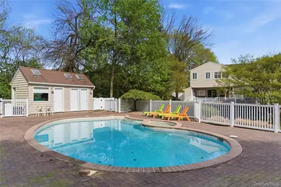 12 Pond Drive, Syosset, NY 11791 - Photo 20