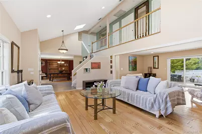 12 Pond Drive, Syosset, NY 11791 - Photo 4