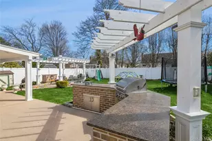 59 Center St, Ronkonkoma, NY 11779 - Photo 22