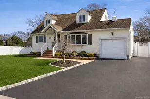 59 Center St, Ronkonkoma, NY 11779 - Photo 2