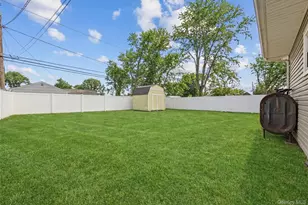 34 Croydon Rd, Amityville, NY 11701 - Photo 20