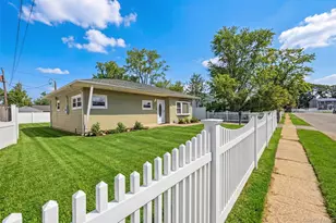 34 Croydon Rd, Amityville, NY 11701 - Photo 22