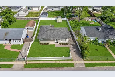 34 Croydon Road, Amityville, NY 11701 - Photo 16