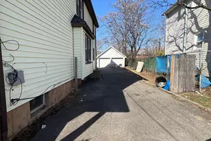 37 Maple Ave, Hempstead, NY 11550 - Photo 2