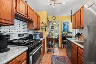 98 Dehaven Dr, Yonkers, NY 10703 - Photo 10