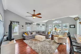 68 Hill Dr, Bohemia, NY 11716 - Photo 12