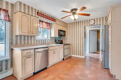 68 Hill Drive, Bohemia, NY 11716 - Photo 10