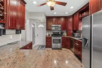 35 Lispenard Avenue, New Rochelle, NY 10801 - Photo 2