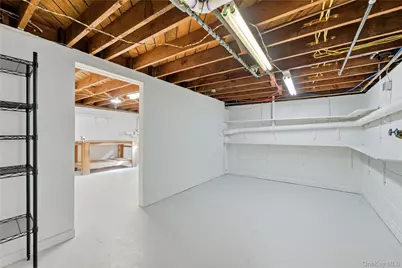 46 S Ireland Place, Amityville, NY 11701 - Photo 32