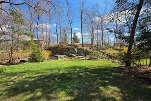 36 Julie Ln, Greenwood Lake, NY 10925 - Photo 2