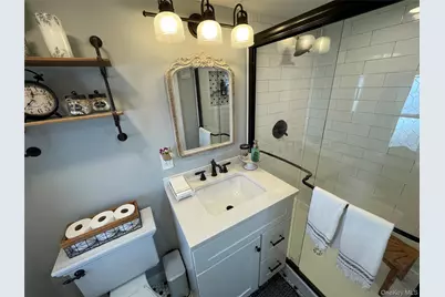 16 W Oak Street, Farmingdale, NY 11735 - Photo 22