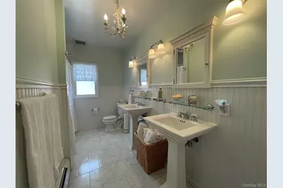 16 W Oak Street, Farmingdale, NY 11735 - Photo 30