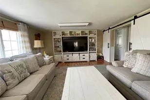 16 W Oak St, Farmingdale, NY 11735 - Photo 18