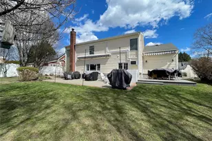 16 W Oak St, Farmingdale, NY 11735 - Photo 32