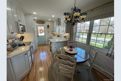 16 W Oak Street, Farmingdale, NY 11735 - Photo 8