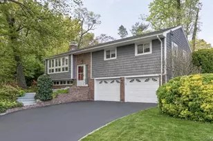 8 Glen Ln, Glenwood Landing, NY 11547 - Photo 2