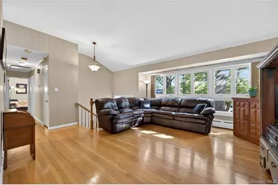 8 Glen Lane, Glenwood Landing, NY 11547 - Photo 6