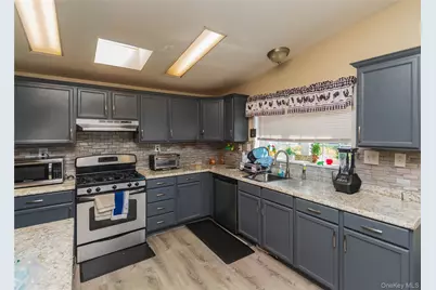 19 Biscayne Blvd, Poughkeepsie, NY 12603 - Photo 12