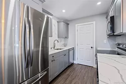 24 Richmond Boulevard #4B, Ronkonkoma, NY 11779 - Photo 6